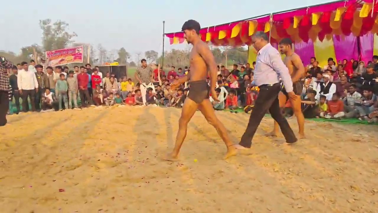 बहराइच दंगल में नासिर पहलवान गोरखपुर वर्सेज बहराइच के अरबाज पहलवान से कुश्ती हुई 