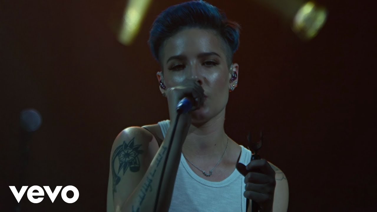 Halsey - Hold Me Down (Vevo LIFT Live)