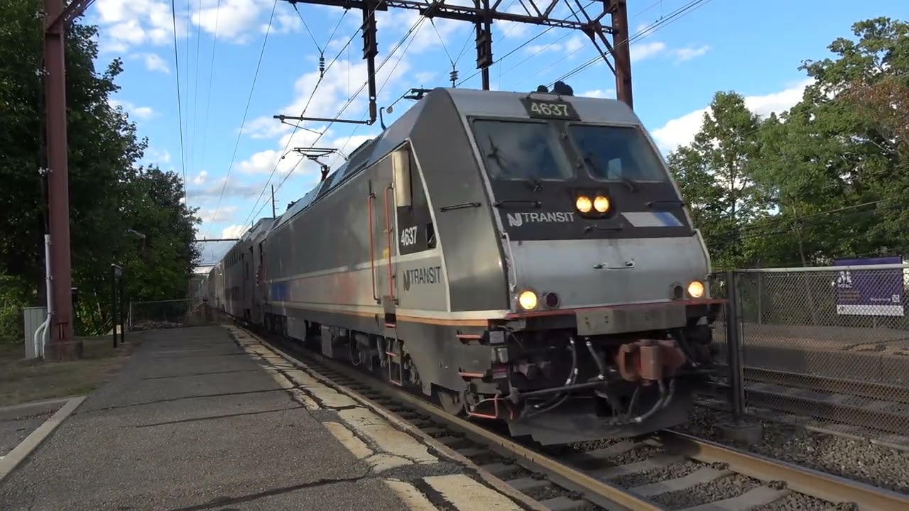 Railfanning Rush Hour Action in Morris Plains 8/29/25