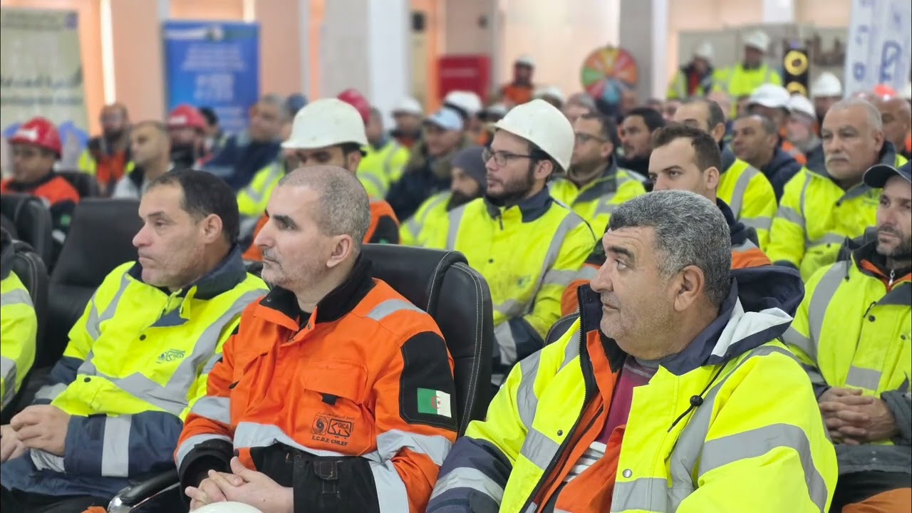  ايام تحسيسية خاصة بالبيئة والصحة والسلامة المهنية بمؤسسة الإسمنت الشلف جيكا مع مدقق خارجي مختص