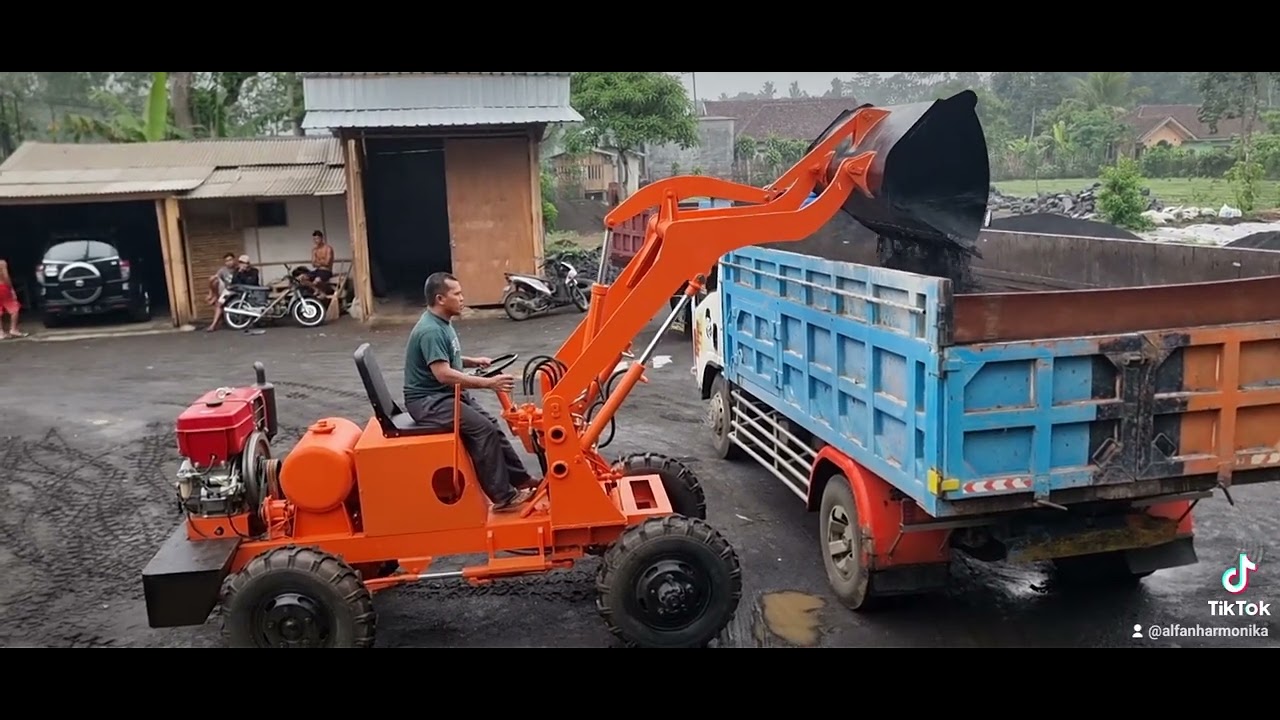 tes uji loader rakitan mesin disel  4x2