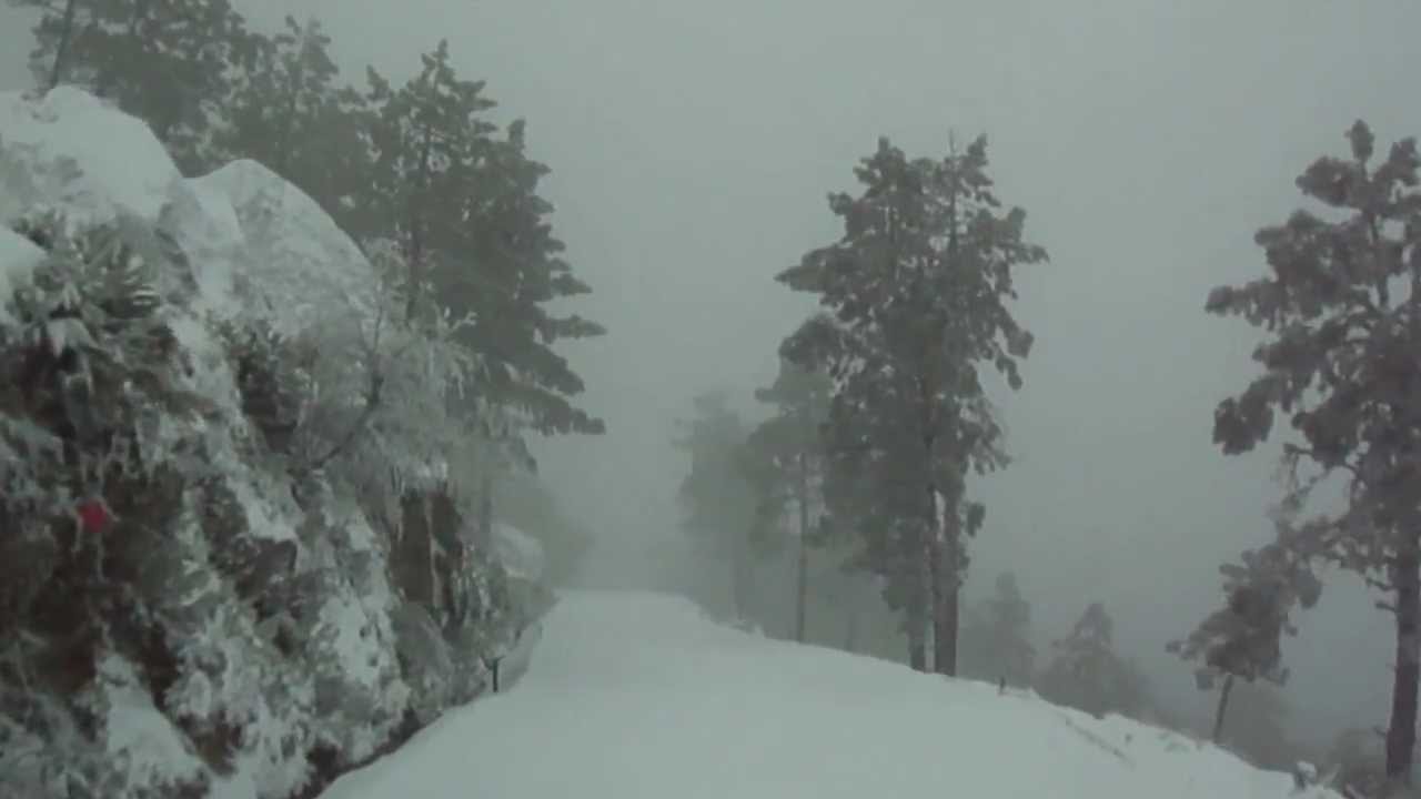 Casais de Folgosinho, Folgosinho, com neve Serra da Estrela.