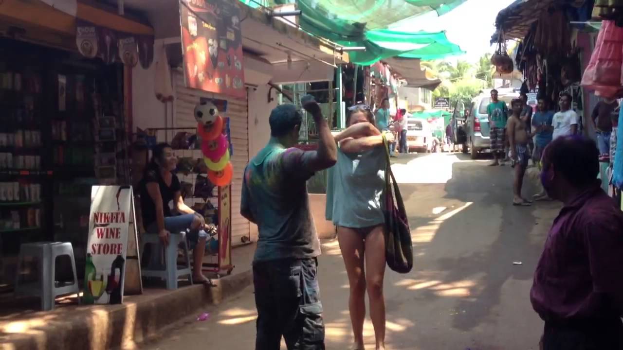 Goa Arambol (India) - Happy Holi girl 2013