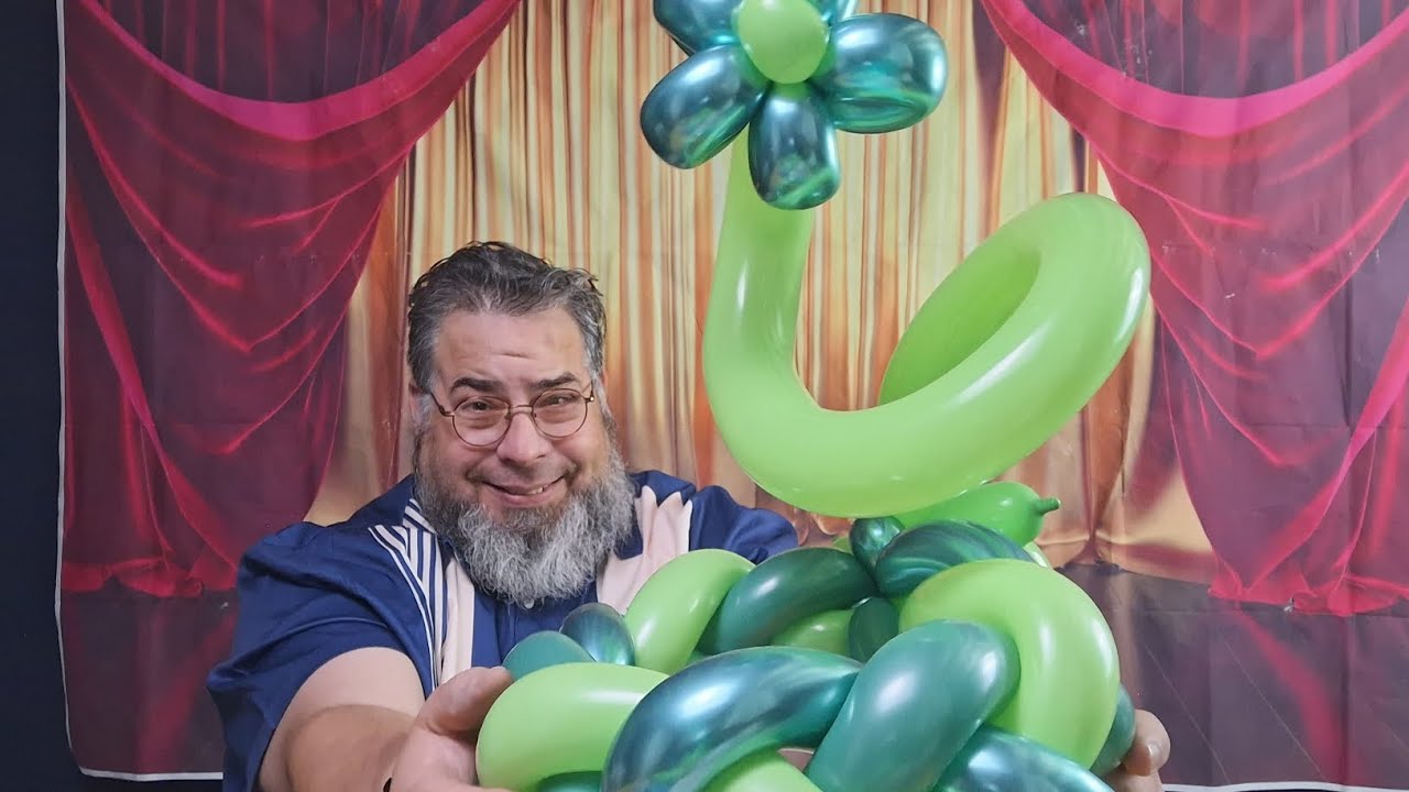 Making A Cute Balloon Hat - Day 193