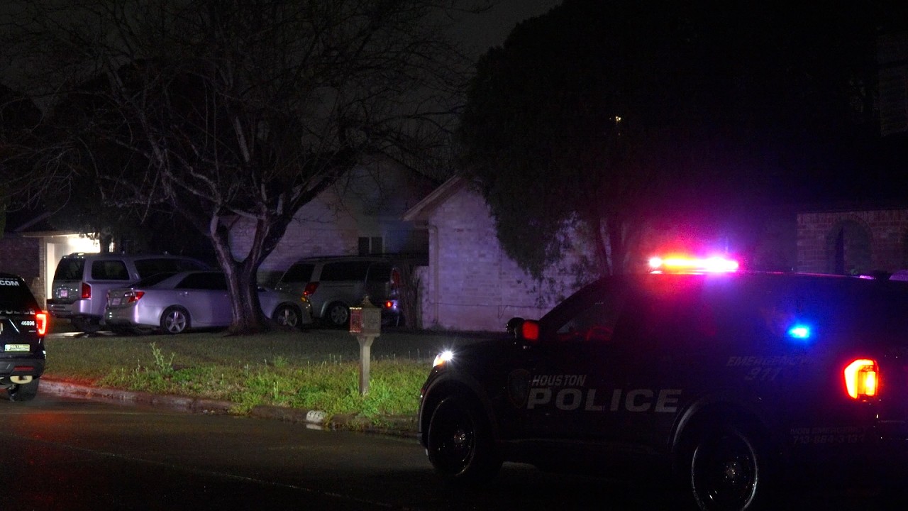 Husband and wife shoot each other with same firearm in southwest Houston