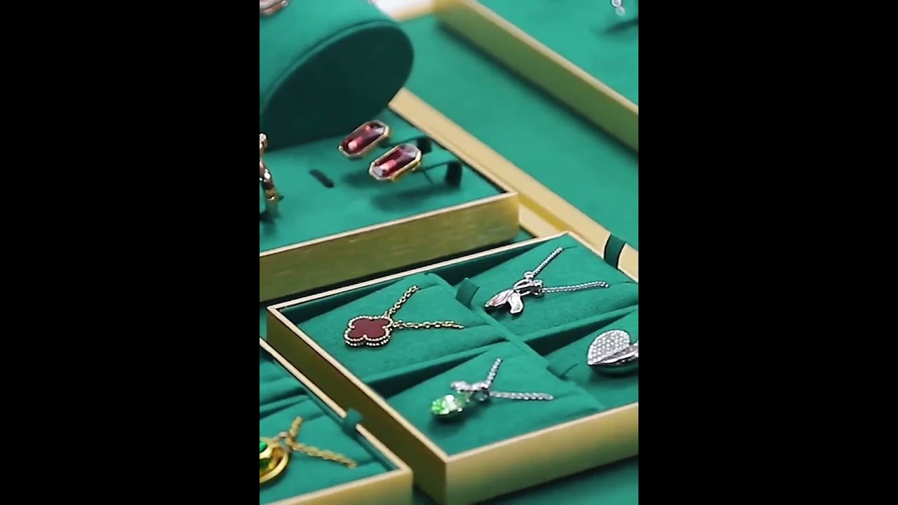 How to find luxury jewelry displays, some ideas