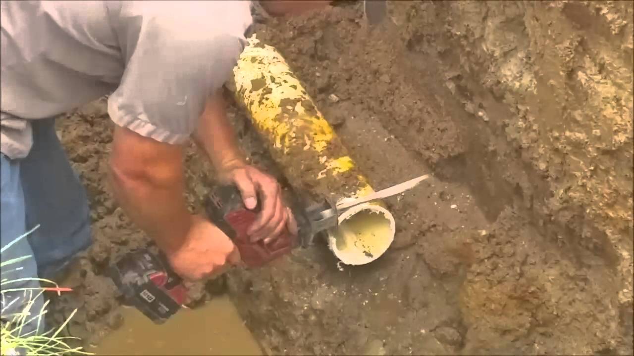 Edina Work Crew Replacing Valve on Water Main
