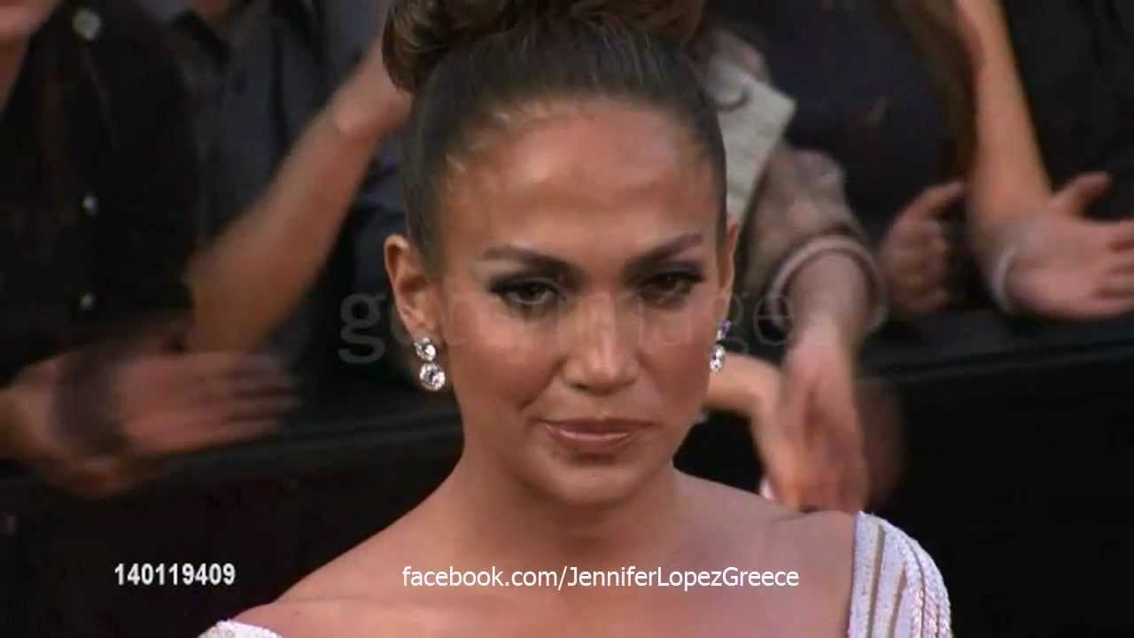 Jennifer Lopez at the OSCARS Red Carpet 2012