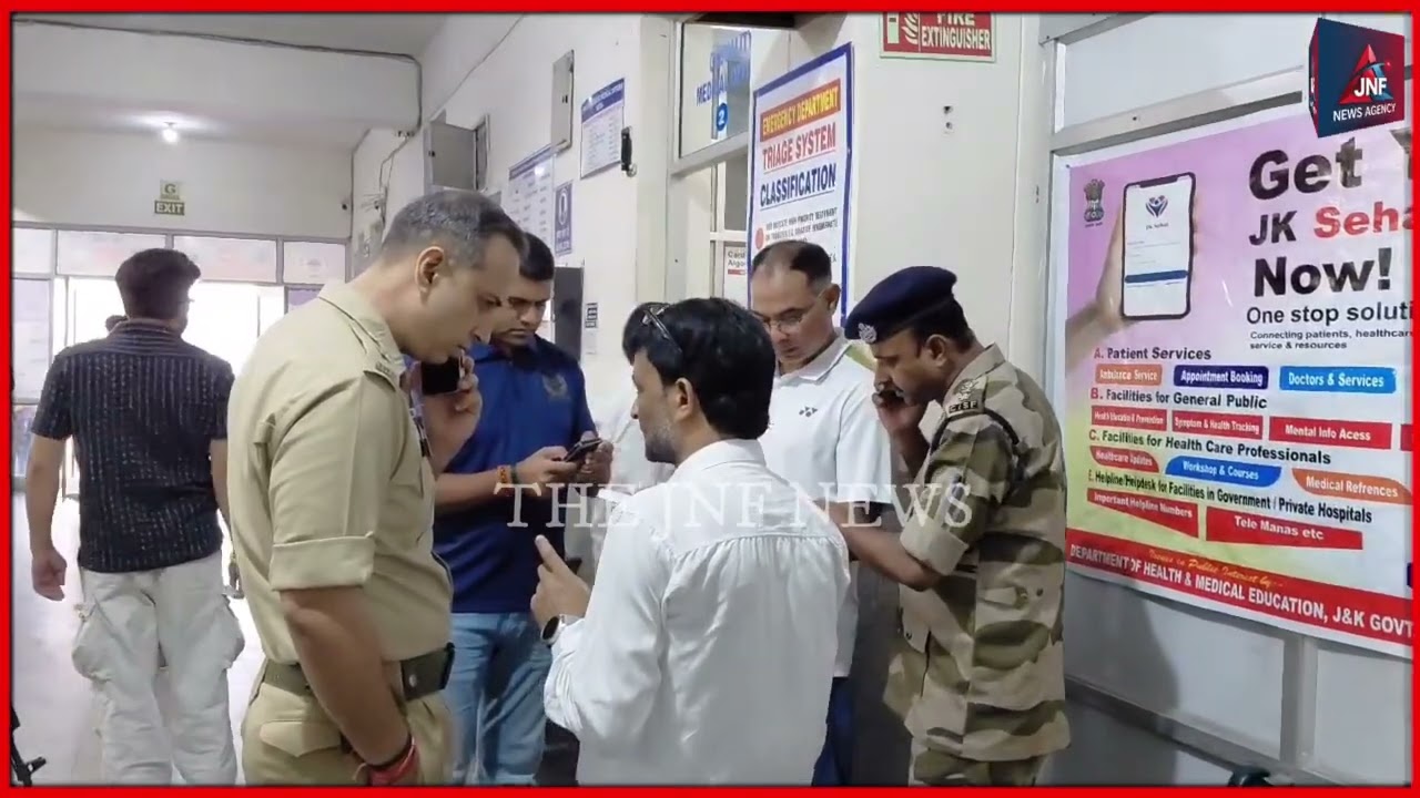9 человек пострадали в результате съезда автобуса CISF в кювет в Реаси