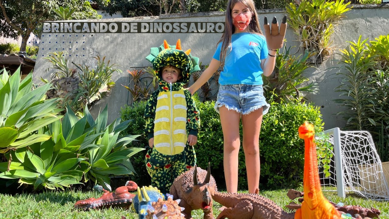 Brincando de Dinossauros! Com dinossauros de brinquedo fizemos lutas, histórias e muito mais!