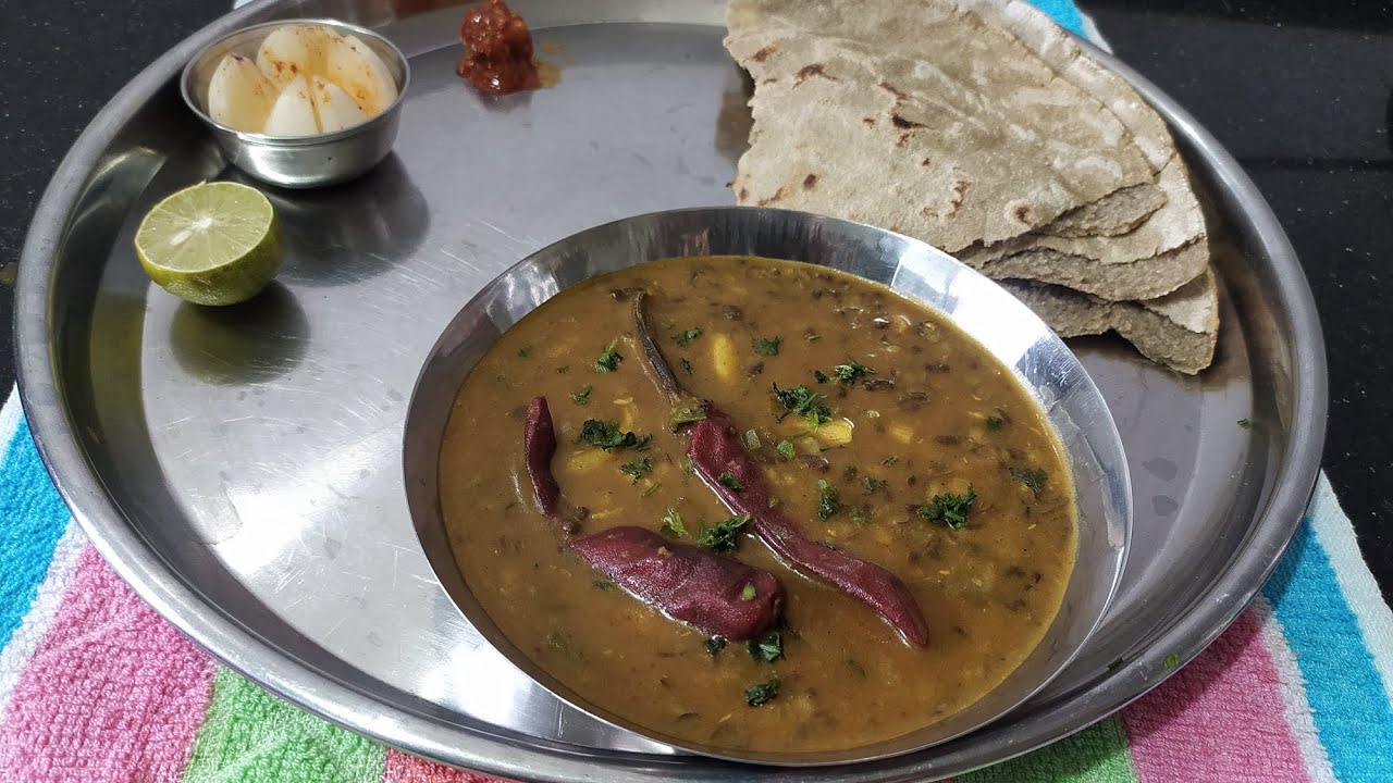 ✨ढाबा स्टाईल उडीद डाळ रेसिपी| उडीद डाळ बनवण्याची नवीन पारंपारिक पद्धत|Spicy Black lentil curry✨
