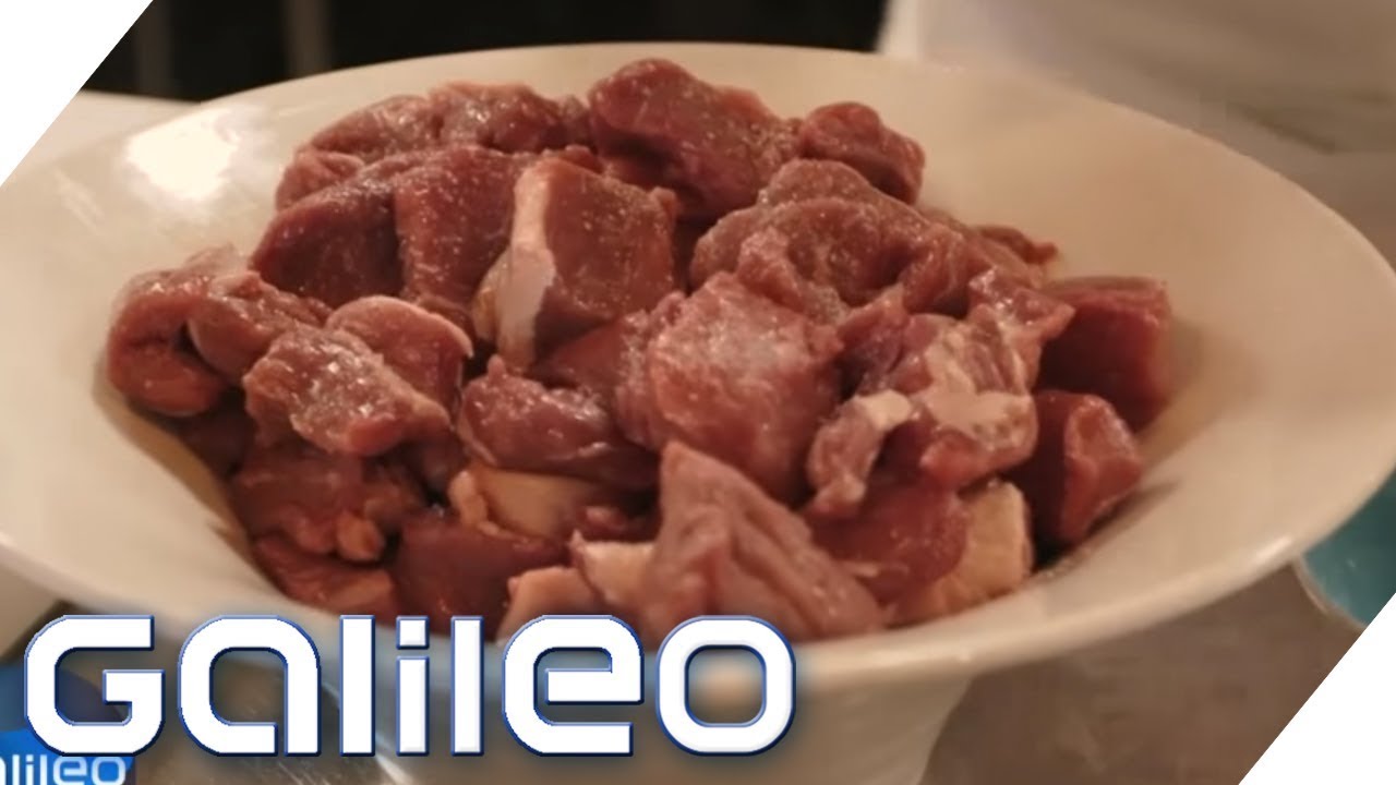 Werden hier Welpen gekocht? Das s&uuml;dafrikanische Traditionsgericht Puppy Chow | Galileo | ProSieben