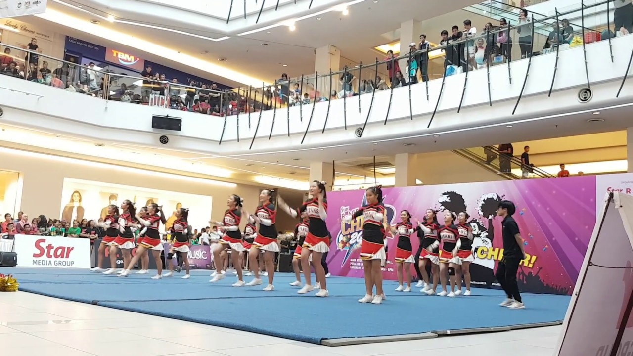 Titans at Cheer 2017
