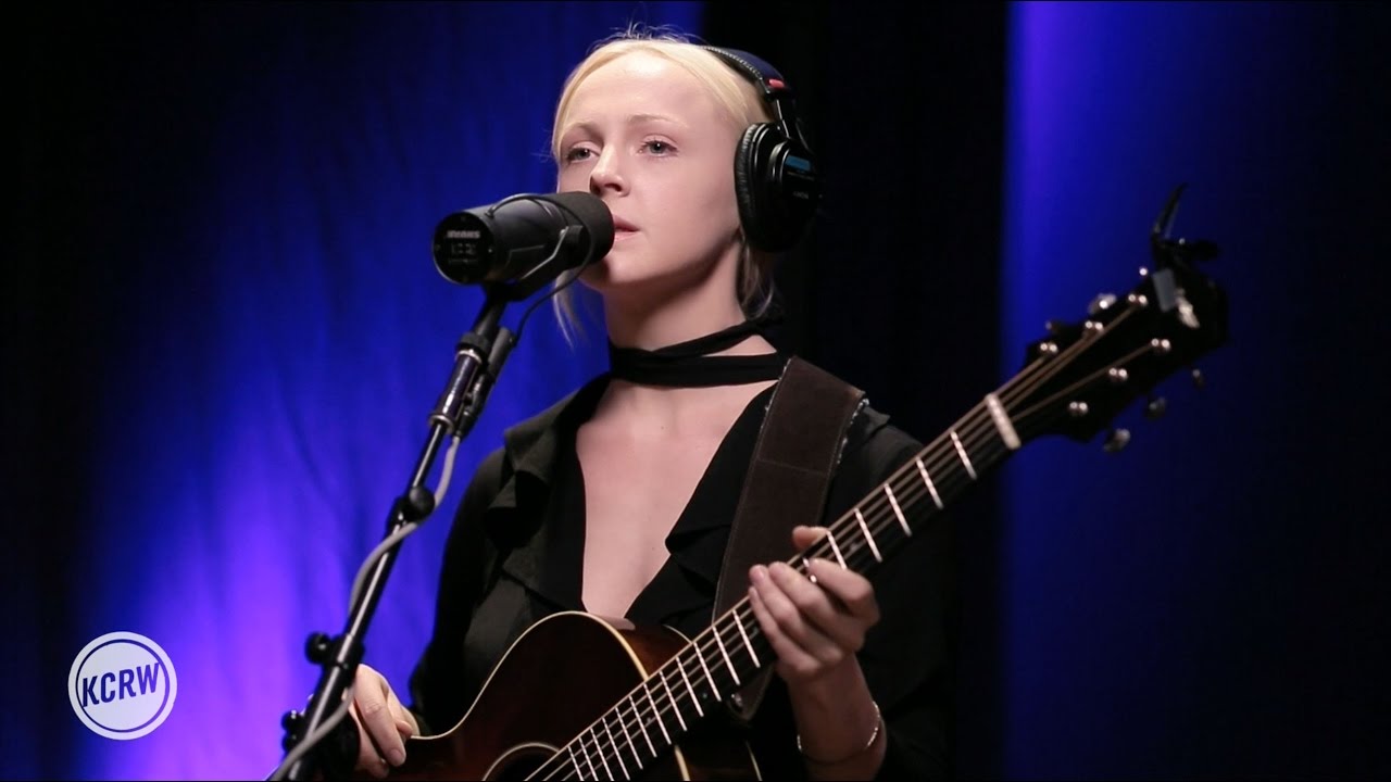 Laura Marling performing 
