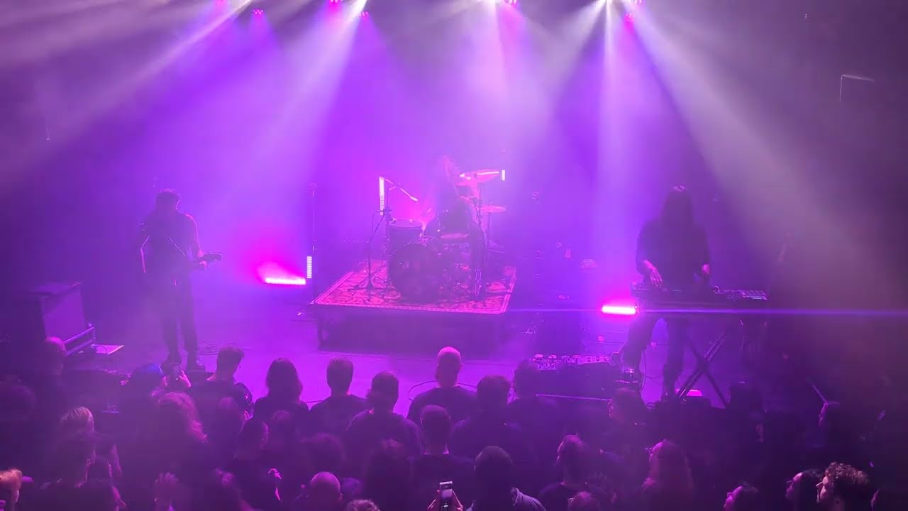 HEALTH (live) - UNLOVED - Haarlem 12.12.23