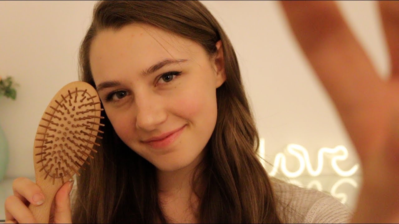 ASMR - Wooden Brush Scalp Massage and Brushing Your Hair