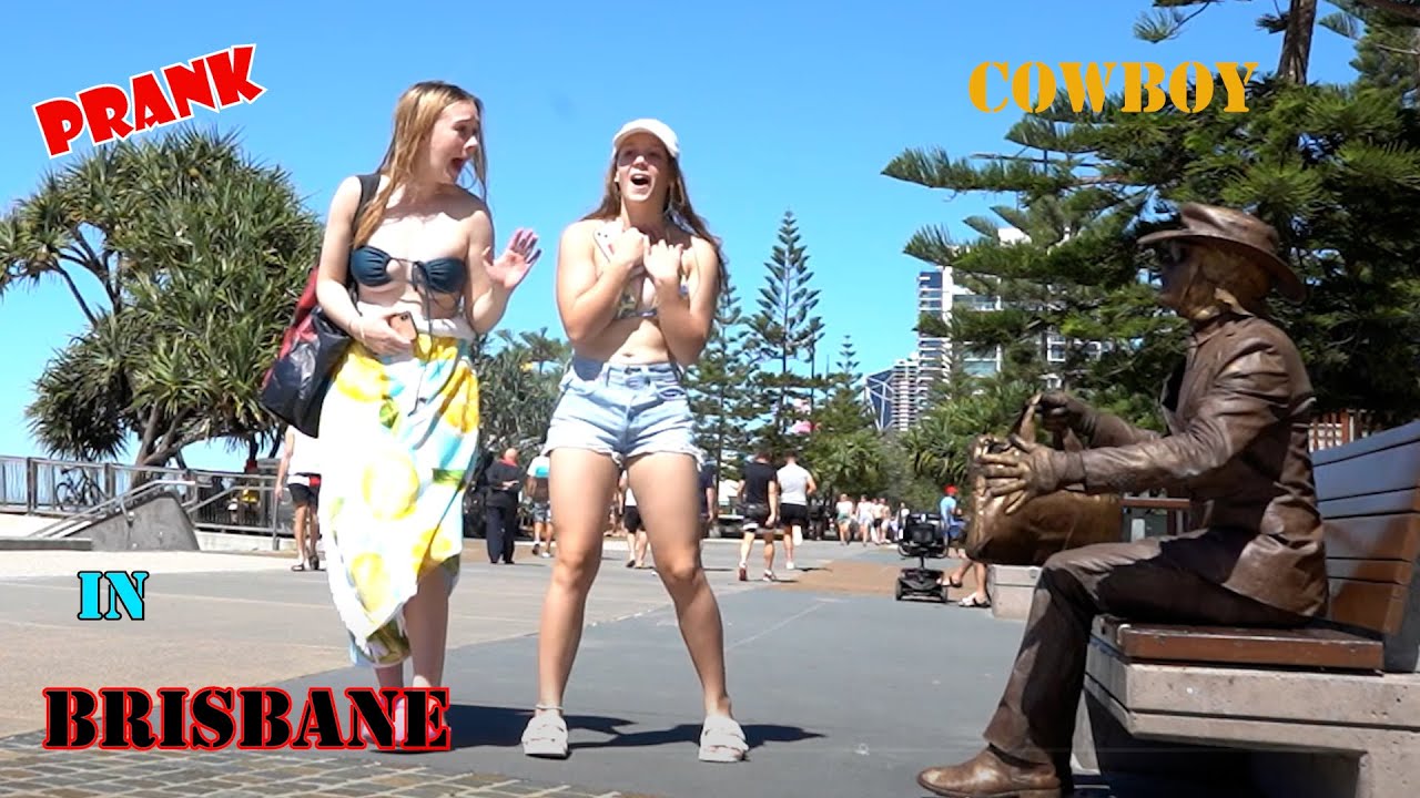 #Cowboy_prank in Australia funniest reactions. lelucon statue prank. luco patung