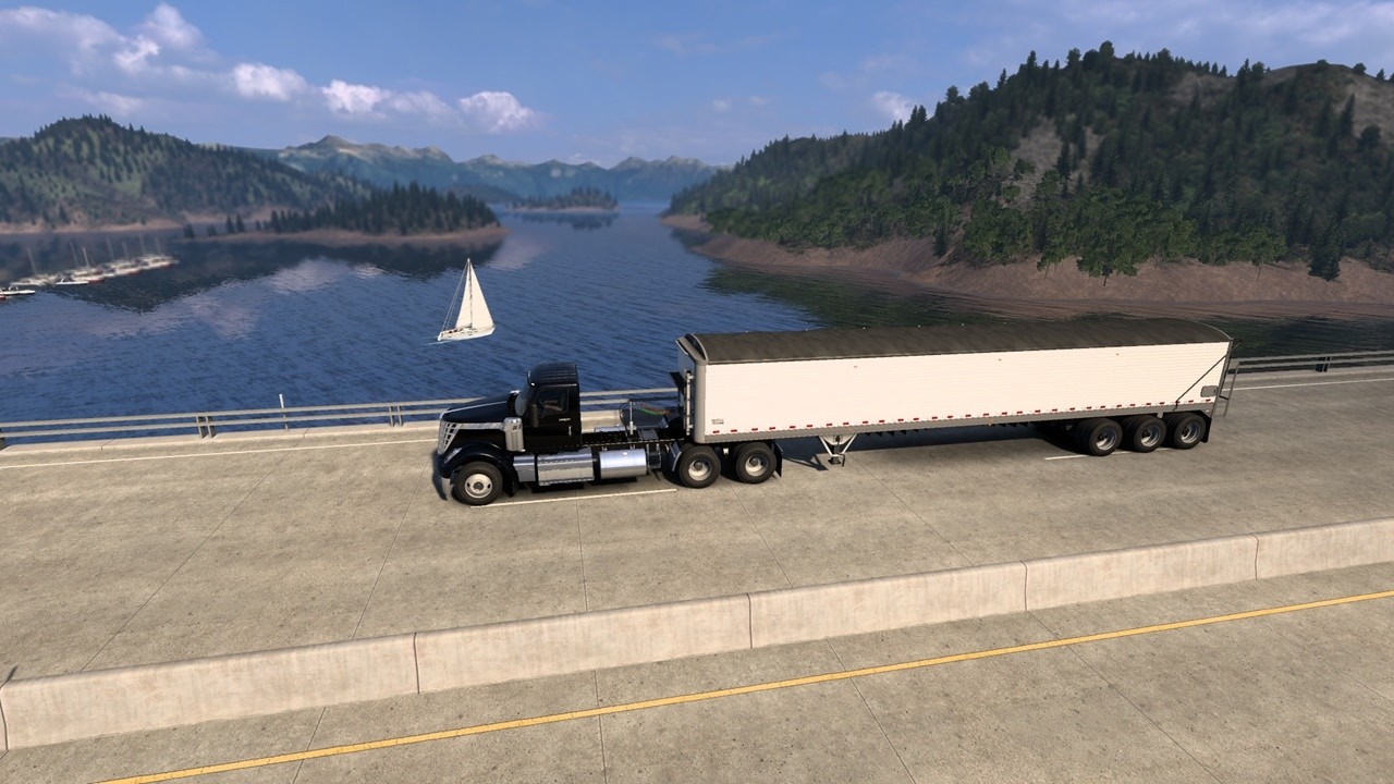 Al volante en American Truck Simulator: 🛣️ Disfrutando el camino y charlando un rato 👋 #ats