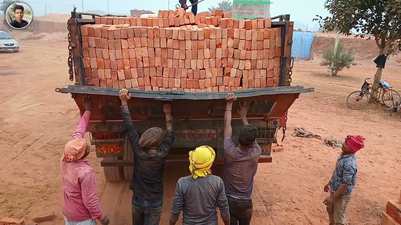 🚛 ट्रक पर ईंट लोदाई 🥲 |  7 January 2025 | Ramesh K Manjhi
