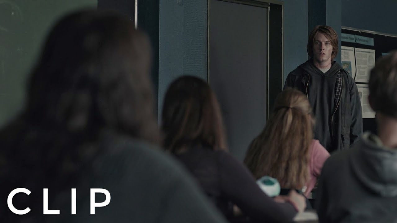 Dark S3E1-Jonas enters Alt-Martha class