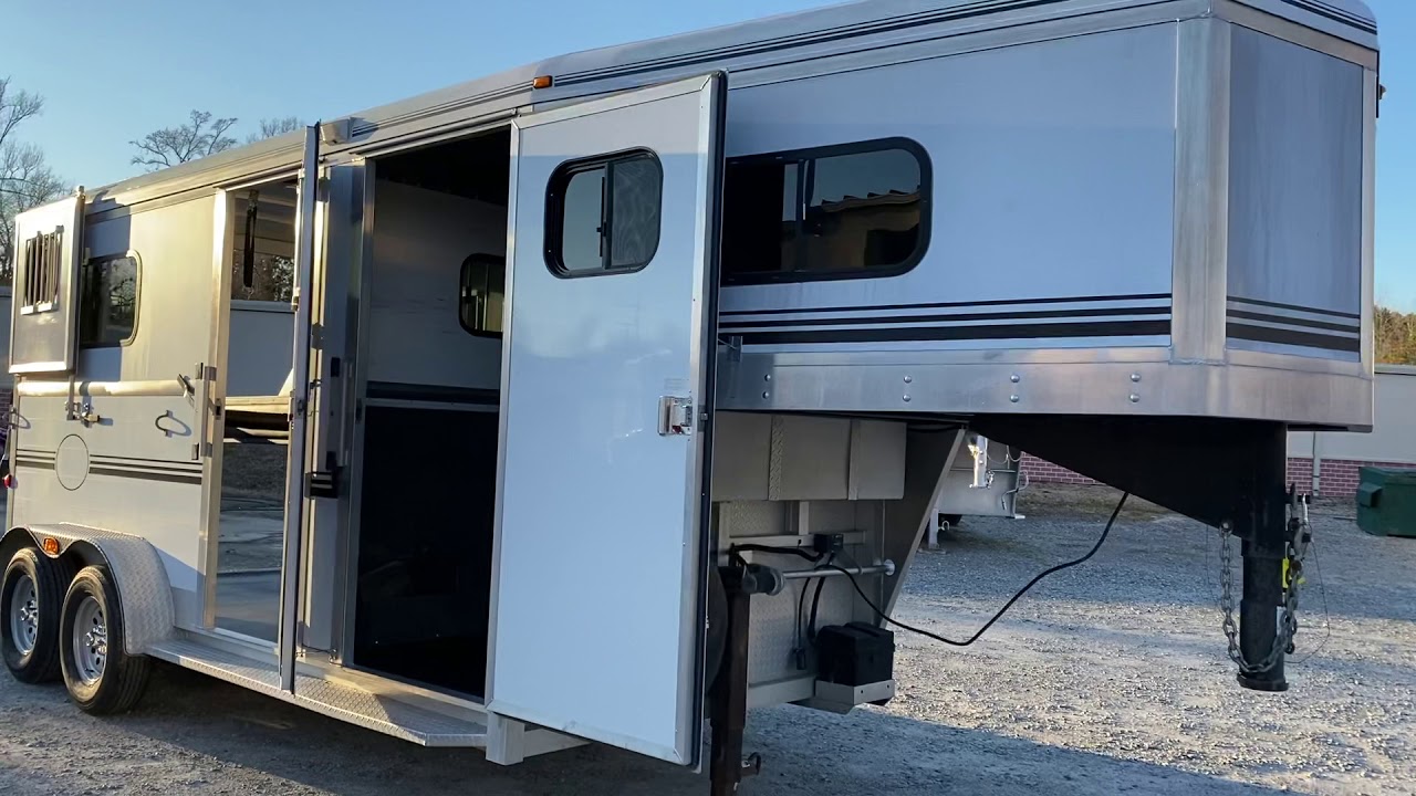 2003 Jamco 2 Horse Straight Load Gooseneck - $13,000