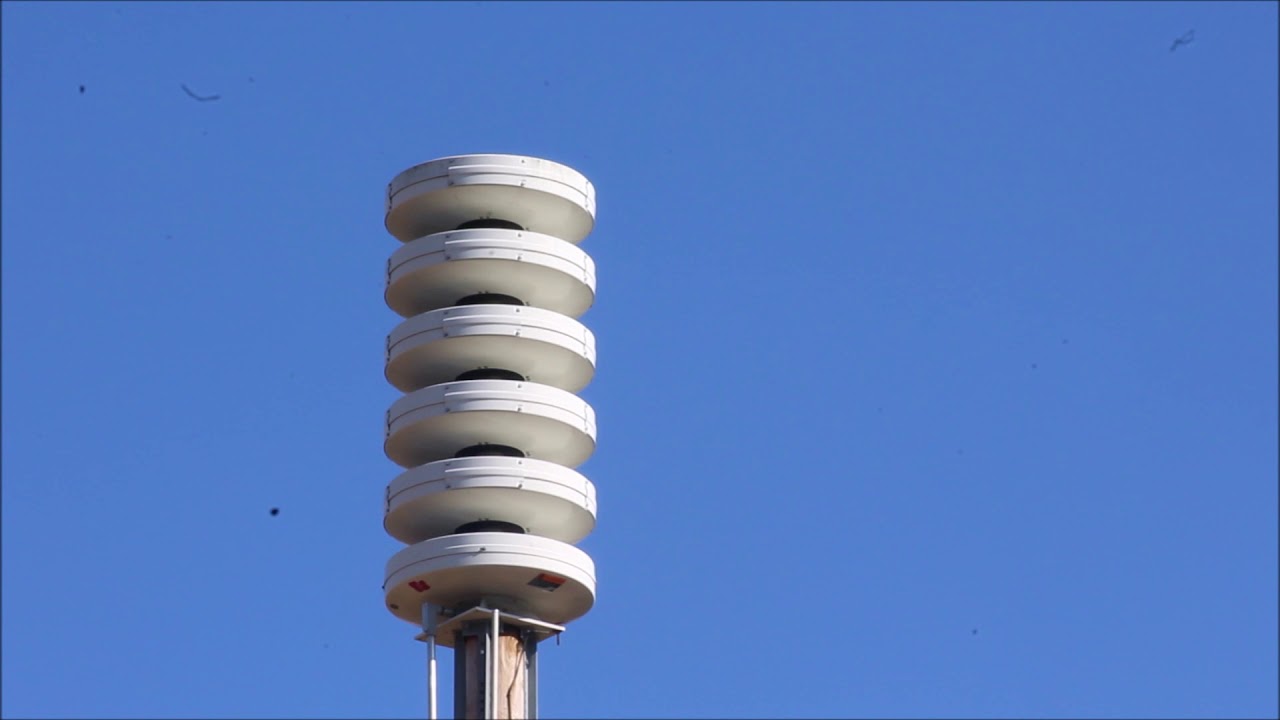 Federal Signal Modulator 5020B siren test, voice & ambiance x2 - Edmond, OK 12/1/18