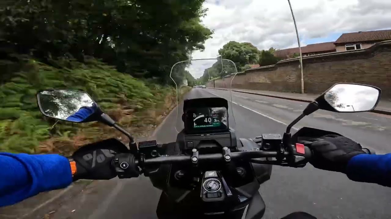 Which is better Honda ADV350 or Zontes 368G