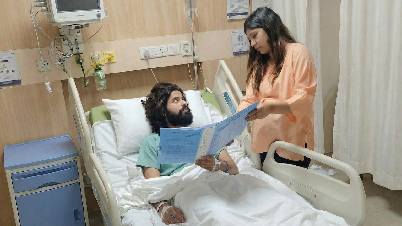 Hospital Me Wife Ritika Kar Rahi Hai UK Rider 07 Anurag Dobhal Ki Dekhbhal