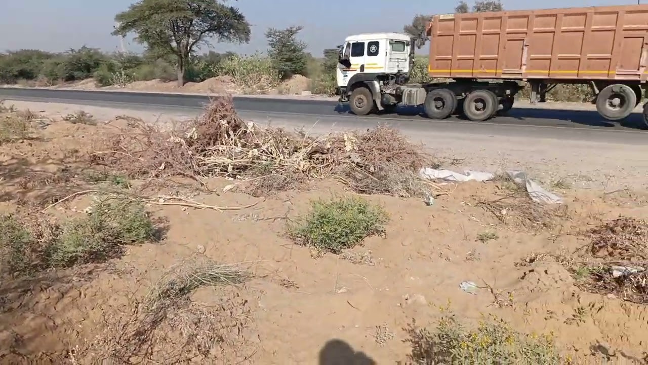 Bikaner se 21 km dur NH11 par jamin bikau h 24.5 biga  rs 71 lakh par biga dimand h ji 9610056834 
