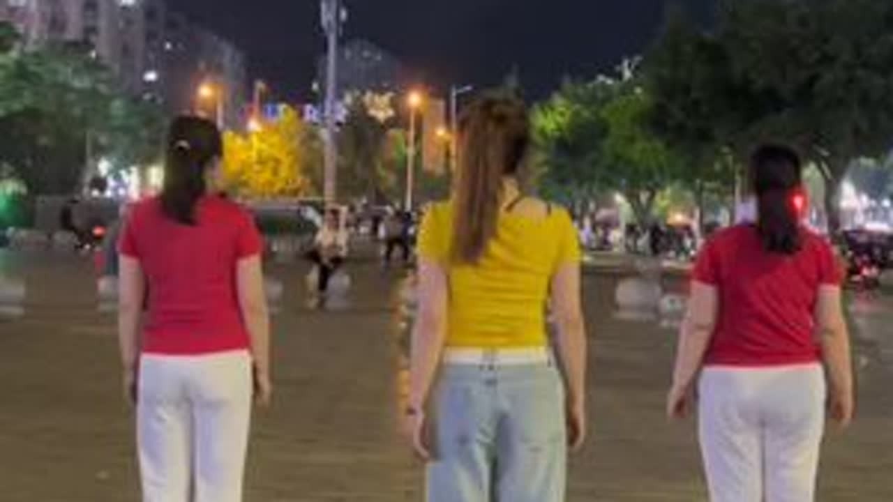 #啦啦爱 #快乐舞蹈 #大家一起来 #每天坚持锻炼