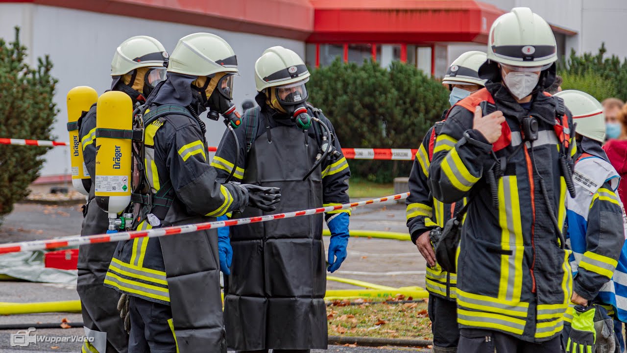 Salzsäure-Austritt bei Coca Cola in Köln - Großeinsatz der Feuerwehr | 15.09.2021