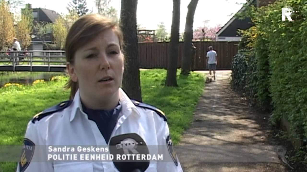 Marine speurt naar moordwapen in Rotterdam-Ommoord