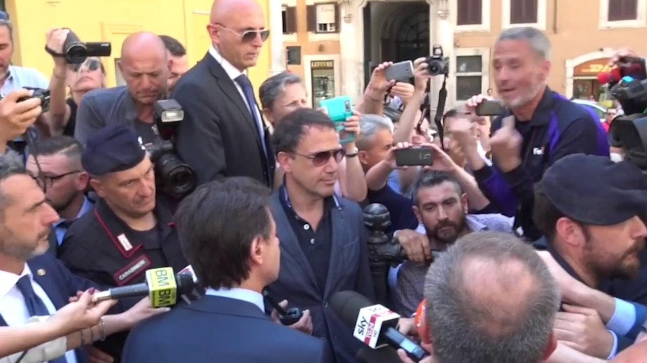 Conte alla Camera, incontro a sorpresa con i lavoratori: 