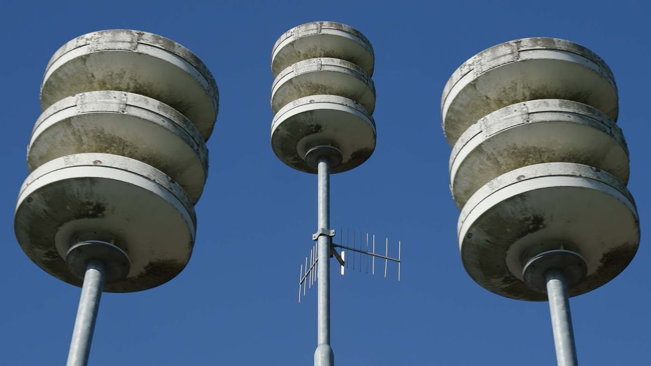 Dutch Air Raid // Siren // Nederlands Luchtalarm Systeem (special edit) (HQ) (RETAKE)