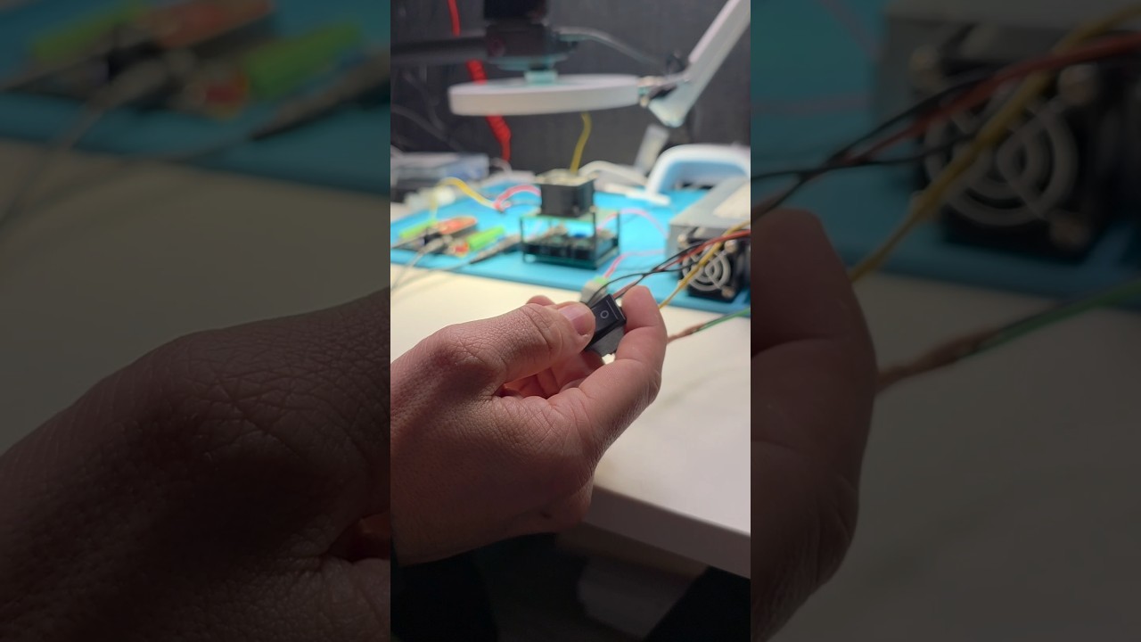 Я зібрав КЛАСТЕР ESP32 😈 Master керує 6 агентами! (Wi-Fi + UDP)