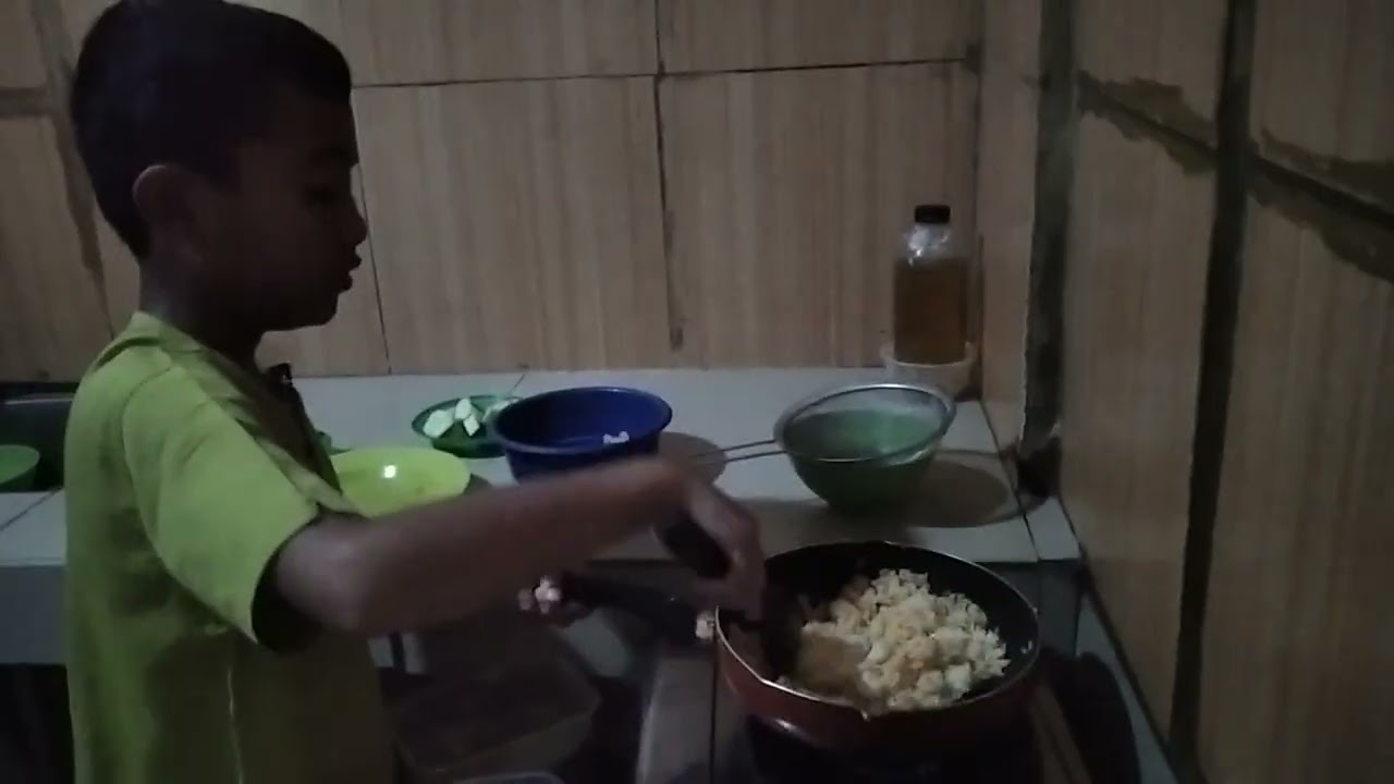Membuat Nasi Goreng