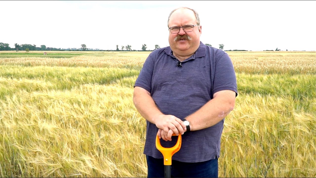 Farmerzy pytają o uprawę, dr Tomasz Piechota odpowiada