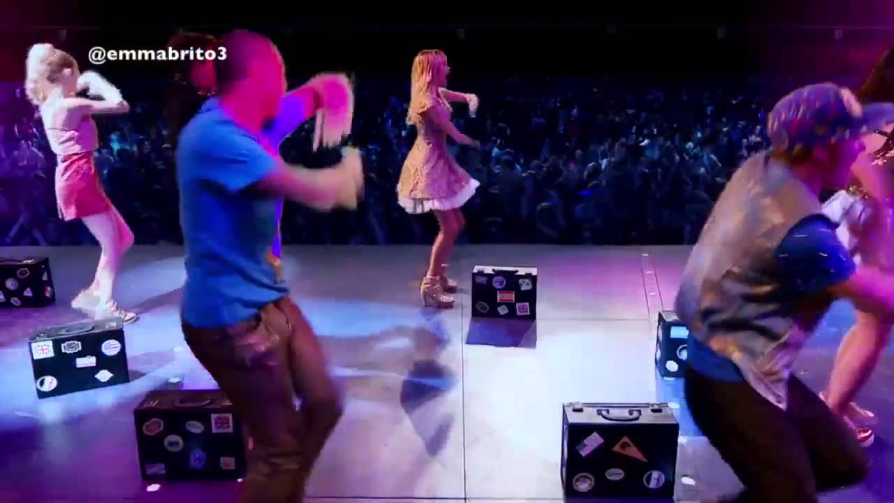 Violetta 3 - Marotti entrevista a los chicos en el show de España (03x01)
