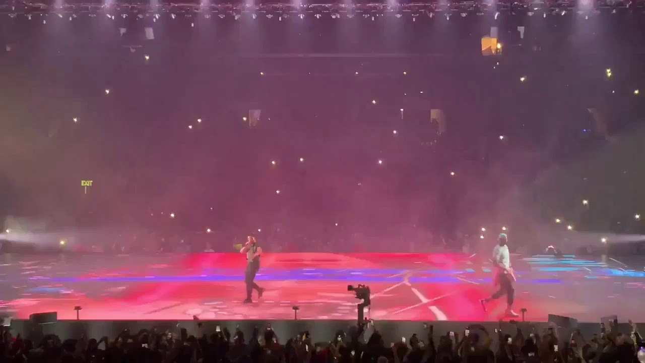Drake brings out Travis Scott and Lebron James  for SICKO MODE in LA. #AATTM