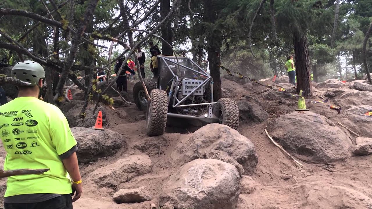 Small front dig rock crawling