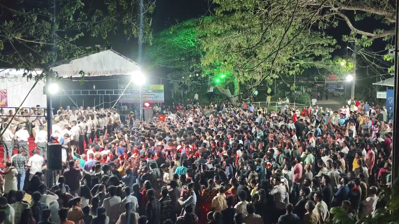 സ്വാമിയെ അയ്യപ്പോ... അയ്യപ്പോ സ്വാമിയെ.... എന്താ ഫീൽ.....#bandset #kairalibandset 