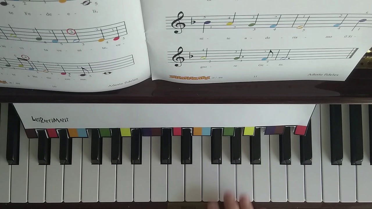 Adeste Fideles. Esecuzione semplice al pianoforte. Per principianti.