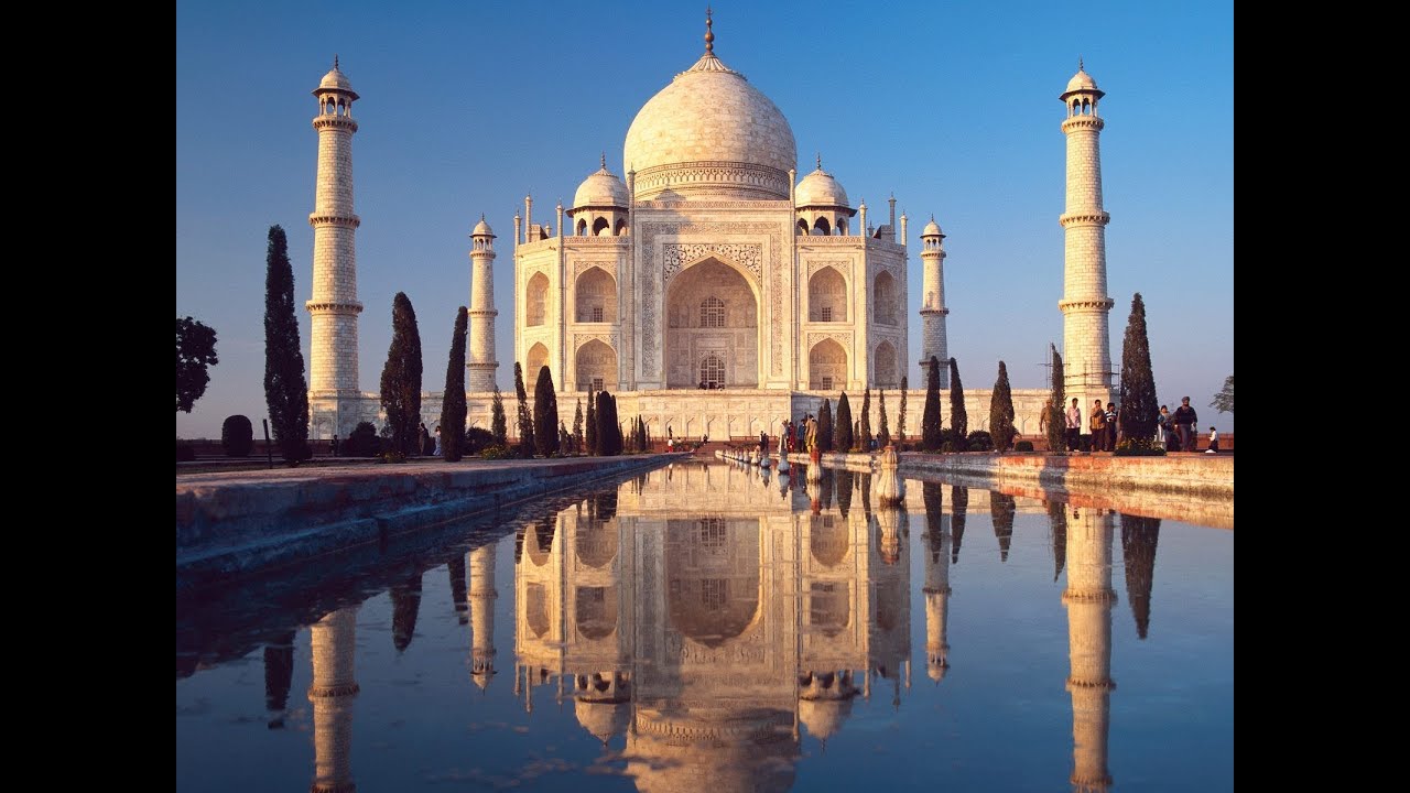 Palaces and Castles - the World of Wonders project