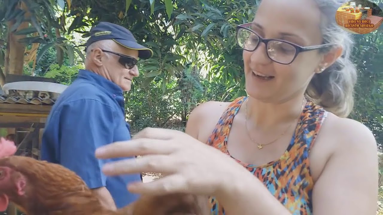 ALMOÇO DE DOMINGO (GALINHA COM QUIABO) VIDA NA ROÇA - COISAS DA ROÇA - RECANTO SOSSEGO