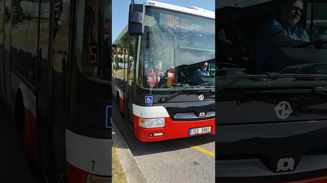 Odjezd autobusu Sor City NB 18M ze zast&aacute;vky Ohradsk&eacute; N&aacute;měst&iacute; evč:5997 s pozdravem