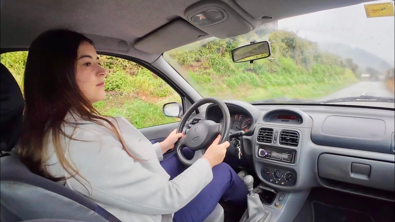 🚗🌧️ Driving Daddy’s Old Renault Clio in the Rain – ASMR Manual Car Experience