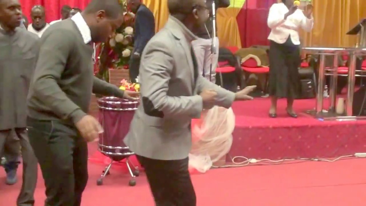 praise at the church of pentecost,brescia 31night 2015