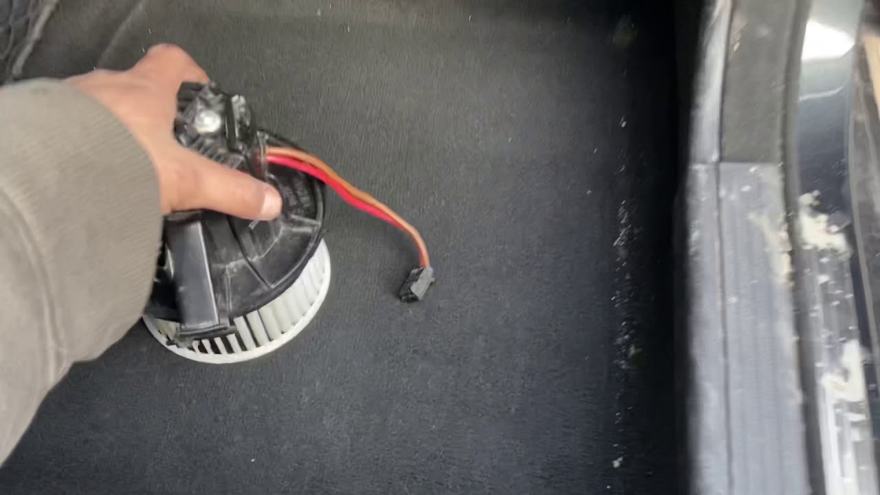 Mercedes benz W204 w212 how to change heater engine замена моторчика печки