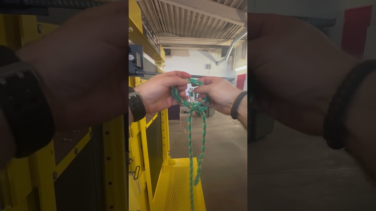 Clove Hitch Knot. 🪢 #knot #knotskill #rope #ropeknots #hitchknot #firefighter #diy #tutorial