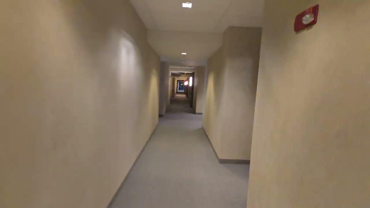 Plaza Colonnade 5th Corridor